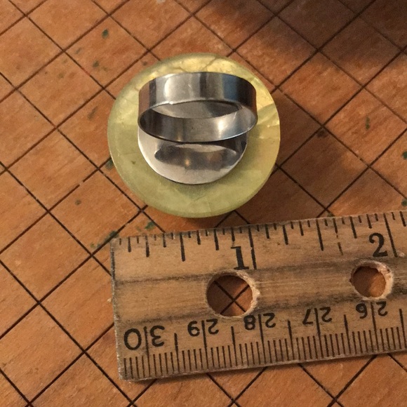 Lucite Mother of Pearl Shell Ring Size 5 To 9 Adjustable Midcentury Modern EVC - Picture 10 of 10